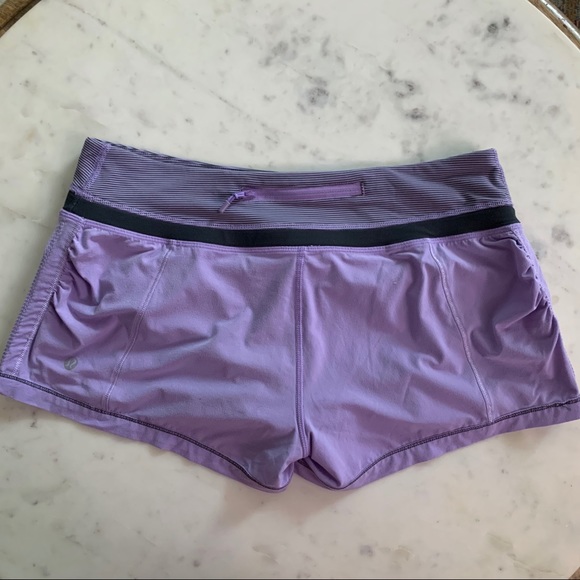 Lululemon shorts pale purple - Picture 2 of 4